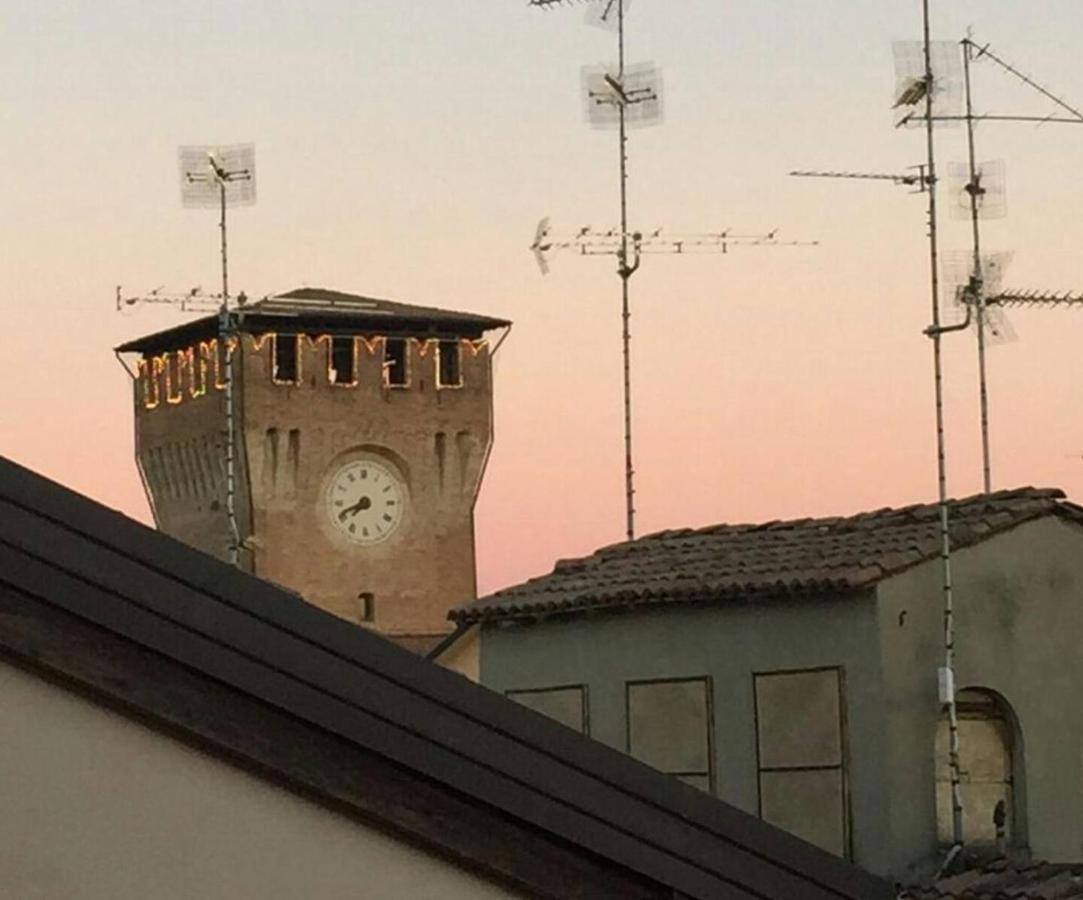 La Casa Sulle Mura Montecchio Emilia Exterior photo